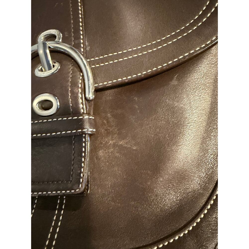 Vintage Coach Soho Leather Flap Shoulder Bag in Brown - Picture 4 of 16